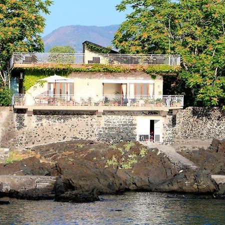 Cozy Holiday Home In Pozzillo With Terrace Acireale Exterior photo